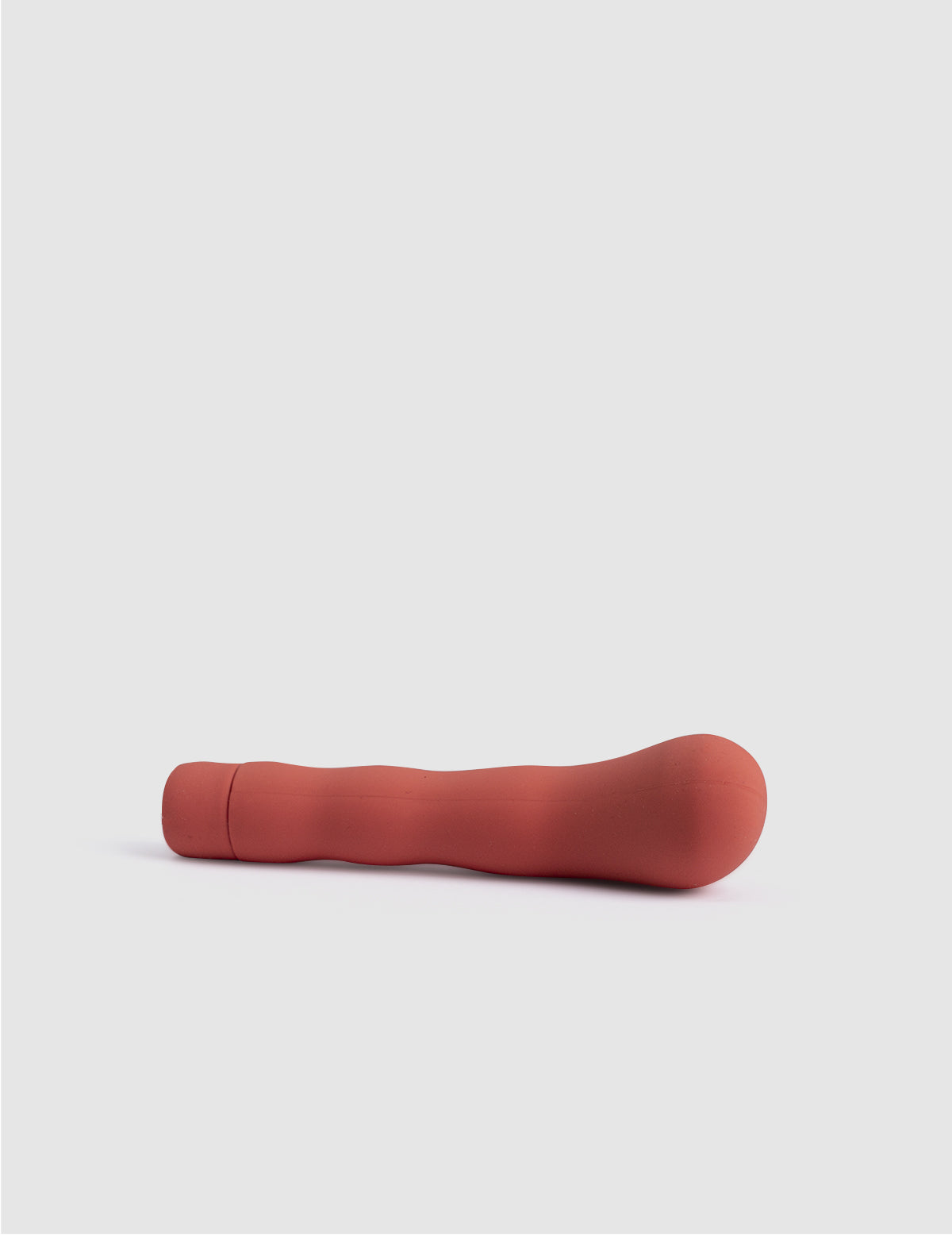 Smile Makers Romantic  G Spot vibrator – elegant, soft-touch personal massager with a curved design for gentle yet fulfilling pleasure. Ideal for women seeking a romantic and intimate self-care experience.